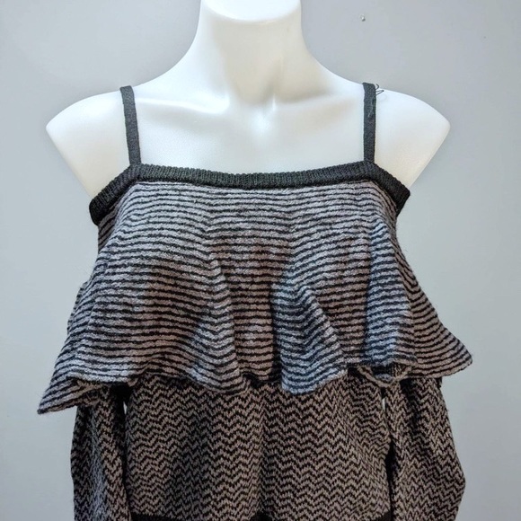 NWT BB DAKOTA DEBNEY COLD SHOULDER RUFFLED POPOVER CHEVRON SWEATER  M - Picture 4 of 5